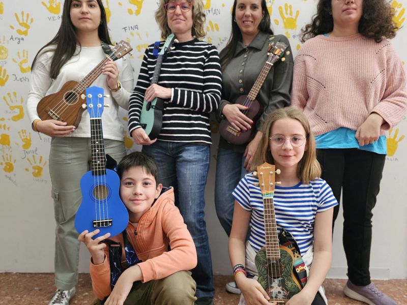 IMAGEN DE CLASES D EMUSICA D EPIANO EN LA ESCUELA 