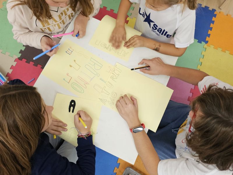 IMAGEN DE CLASES D EMUSICA D EPIANO EN LA ESCUELA 